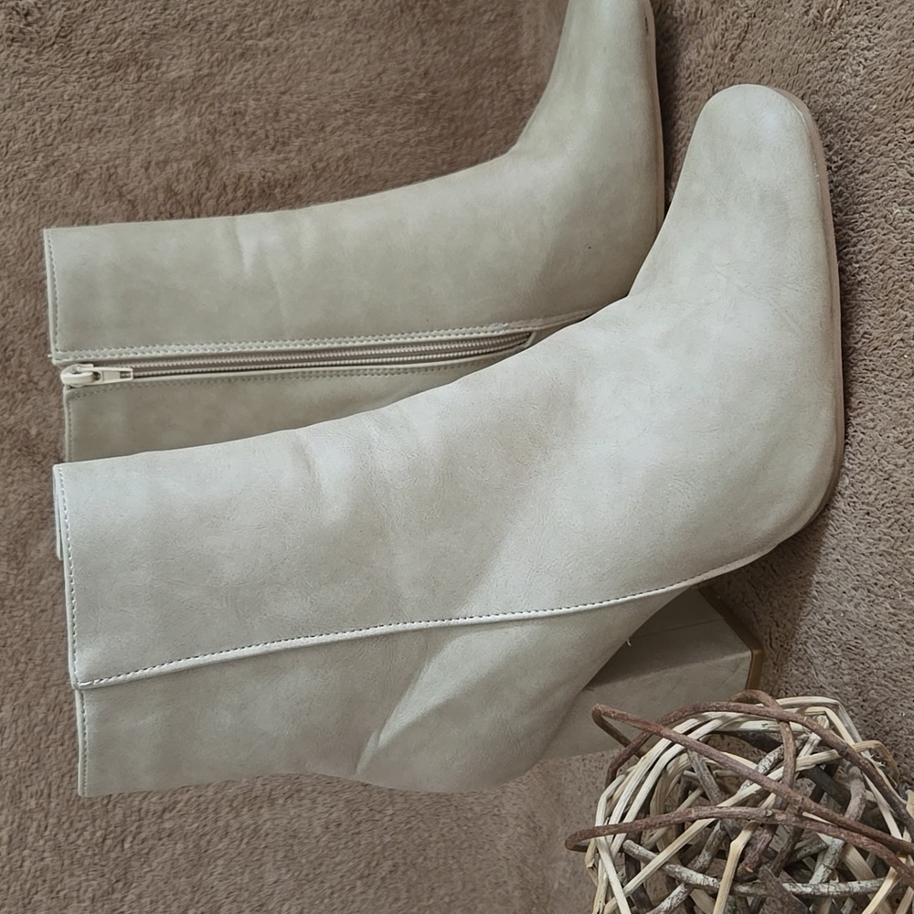 StreetWear Society | Cream Beige Heeled Boots